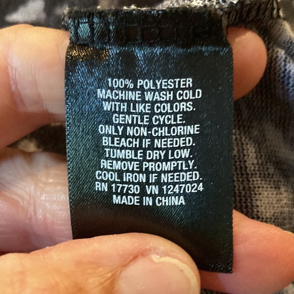 Mossimo Black and Gray Top Size Medium - Picture 8 of 12